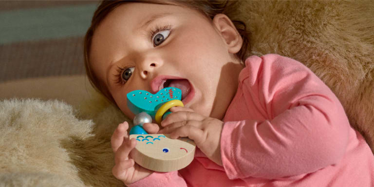 Babyspielzeug: Die Welt begreifen lernen.
