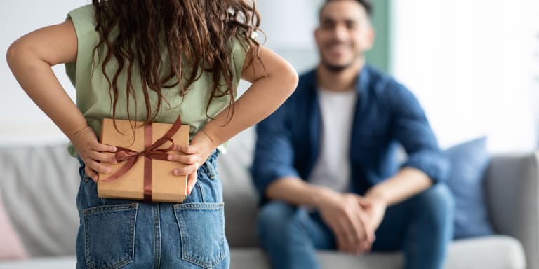 Vatertagsgeschenke basteln mit Kindern: Bastelvorlagen für Geschenke von Herzen
