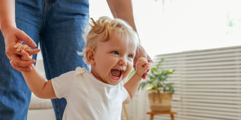 Die Baby-Entwicklung im 15. Lebensmonat