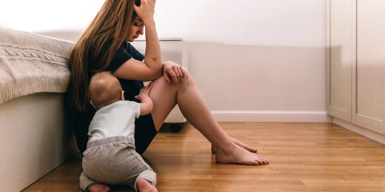 Chronischer Schlafmangel mit Baby – was hilft?