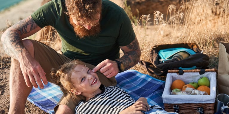 Picknick mit Kindern: Tipps, Rezeptideen &amp; Spiele
