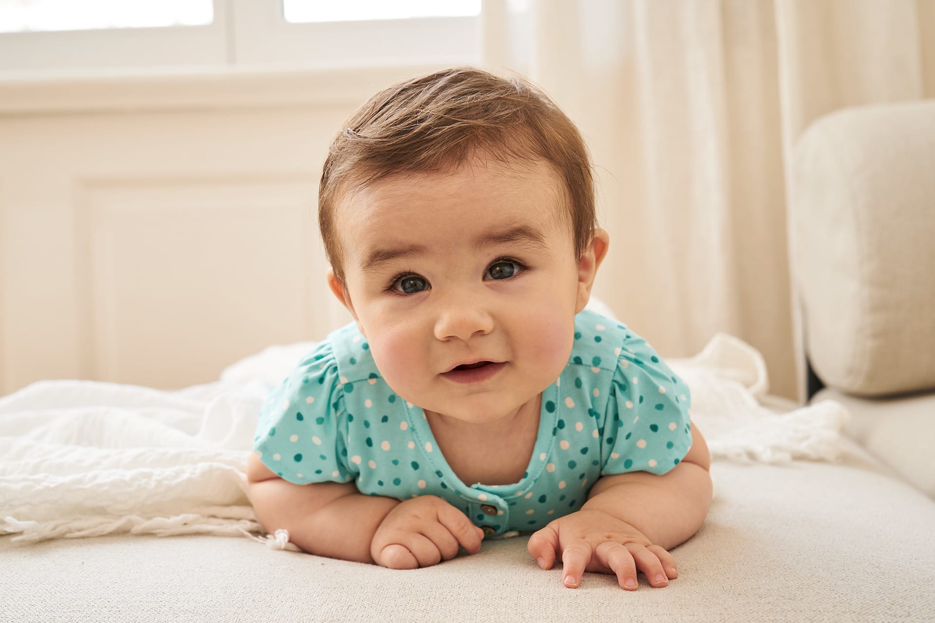 Baby anziehen | Header Image 