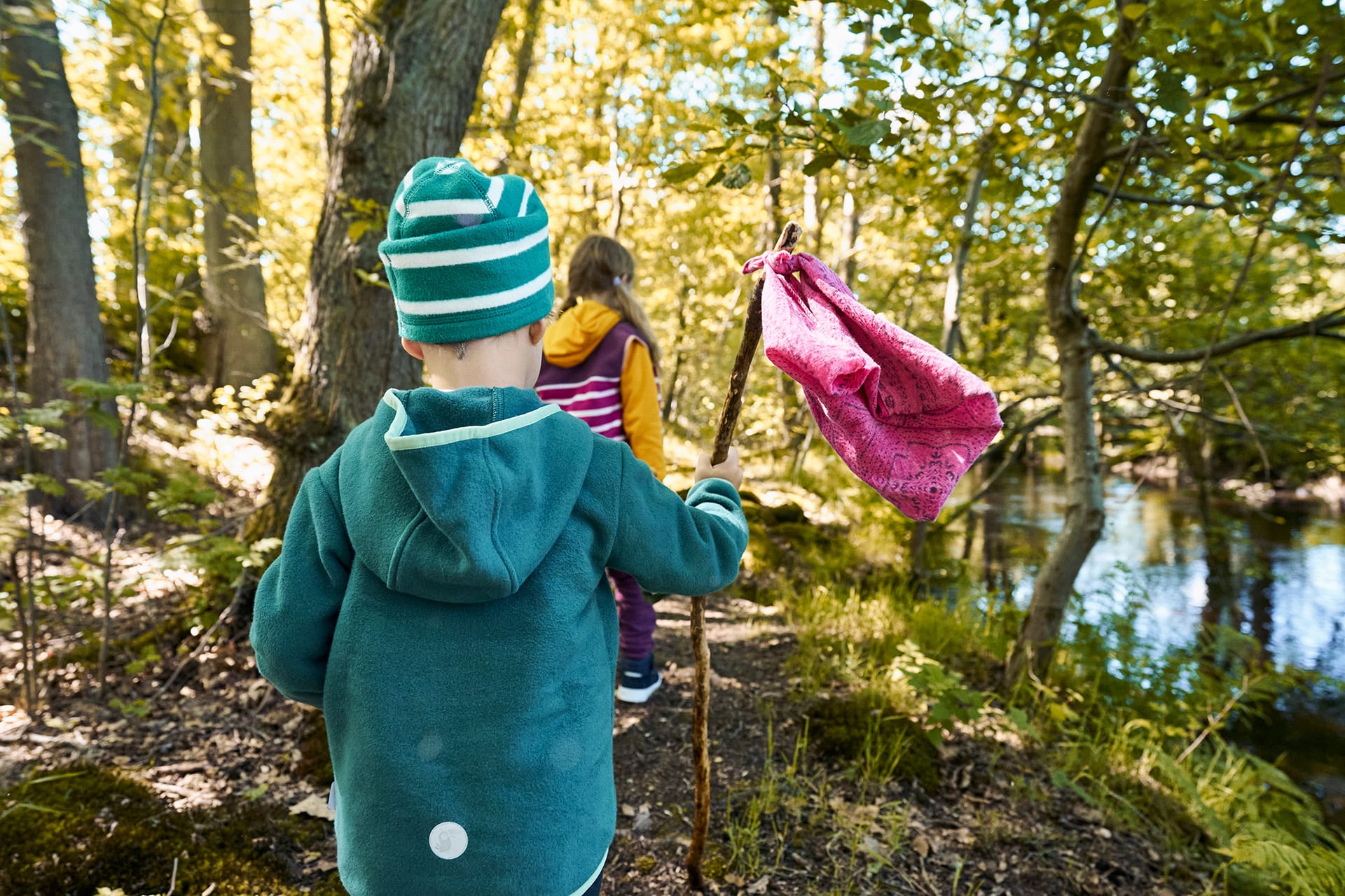 Waldspaziergang mit Kindern | Header-Bild