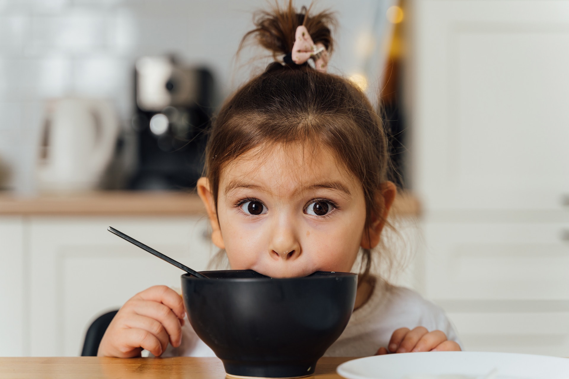 Kindern Tischmanieren beibringen | Header Image