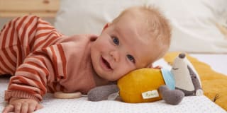 Baby zum Krabbeln animieren | Header-Image