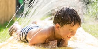 Wasserspiele mit Kindern | Header-Image