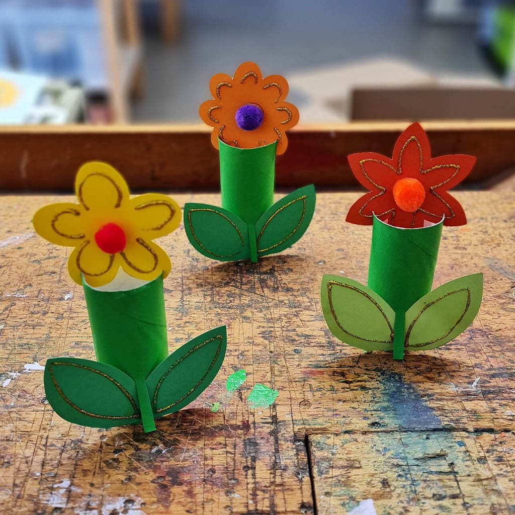 Bastelanleitungen | 2 | Papprollen-Blume 