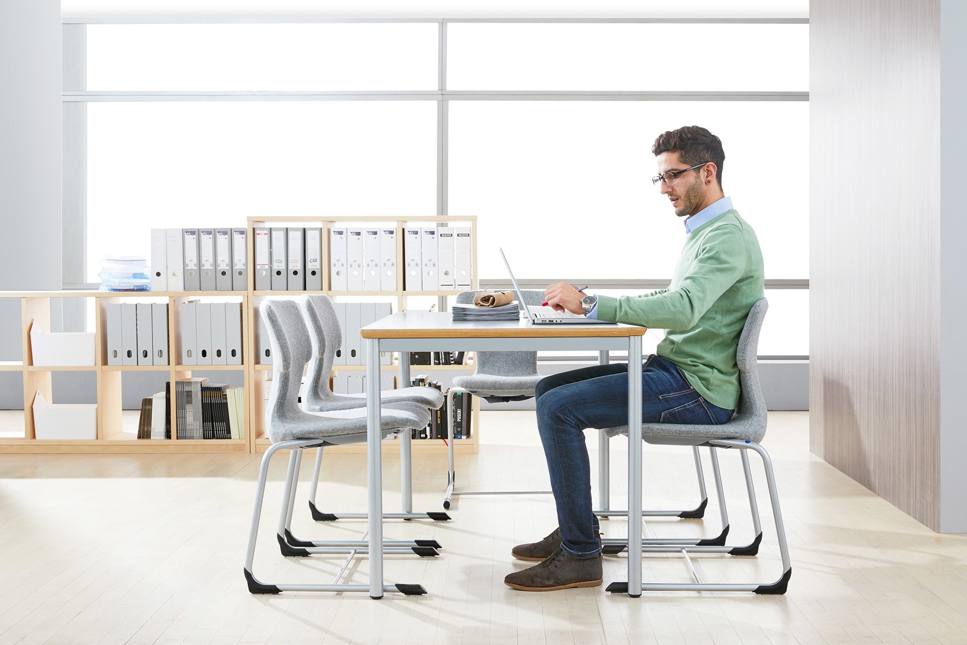 Büro- und Personalraum | 2 | Stühle 