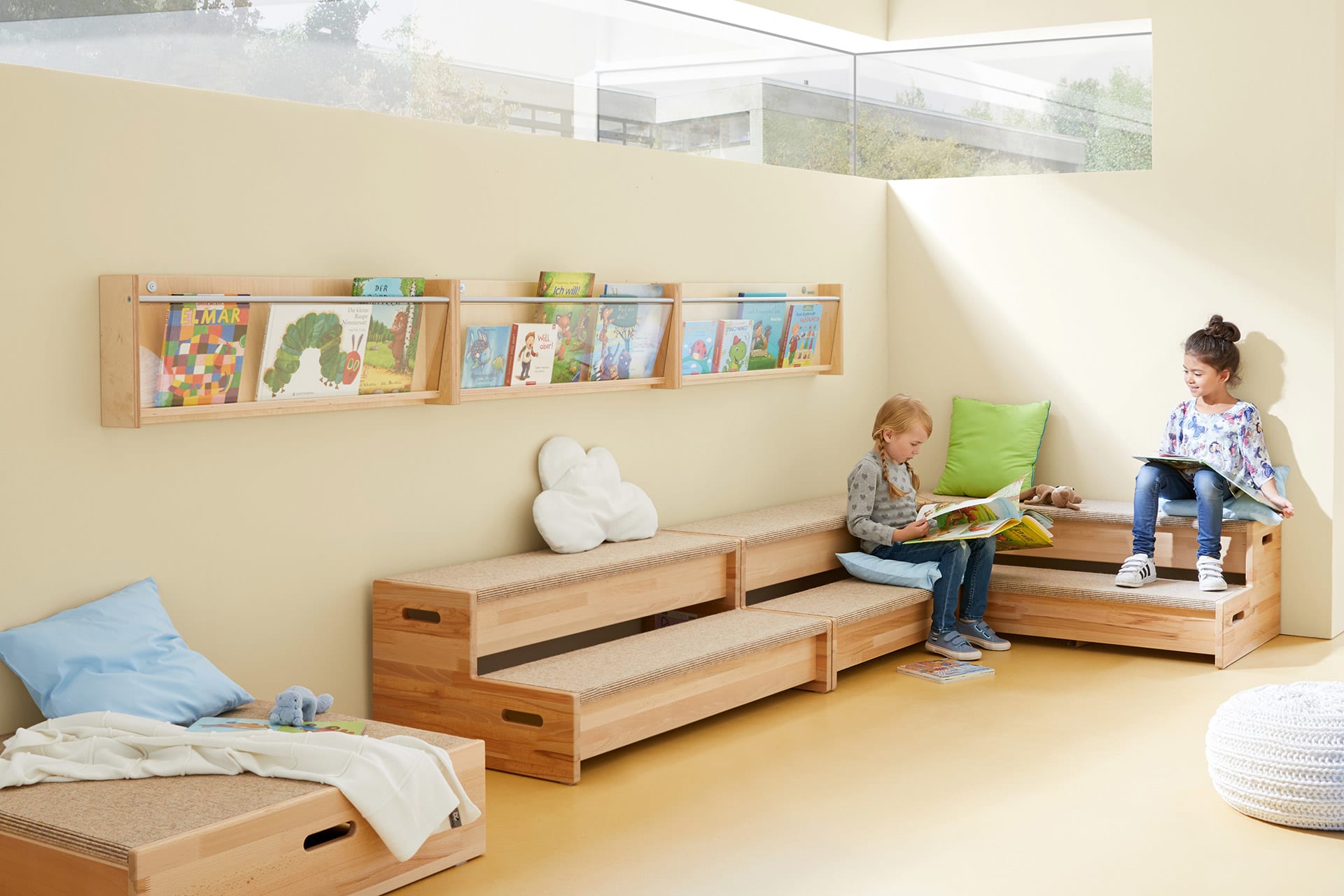 Indoor-Spielplatz | 5 Produkt-Tipps | Wandbücherregal | Bücherregale hängen an der Wand