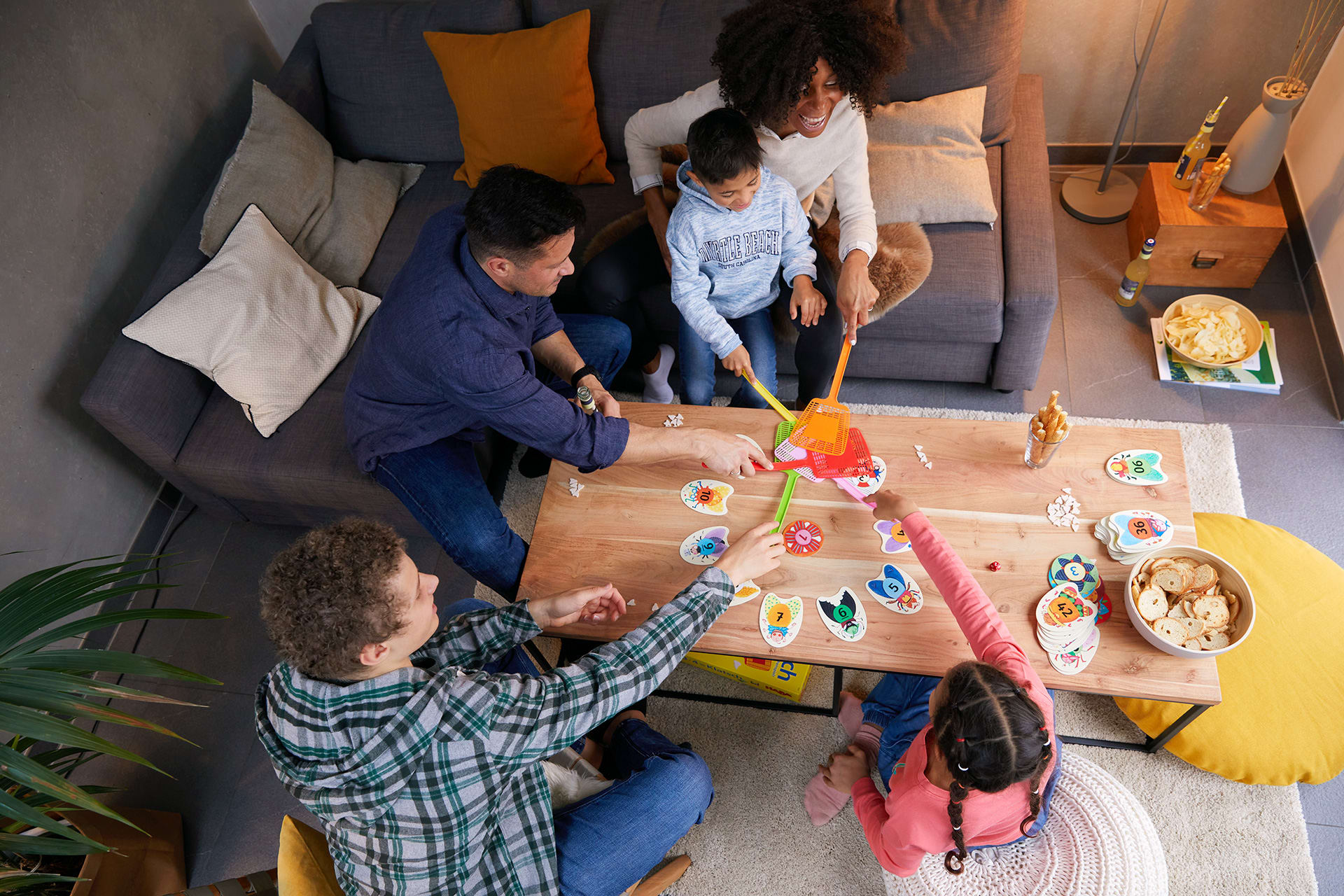 Familienspiele | Spieleabend im Wohnzimmer