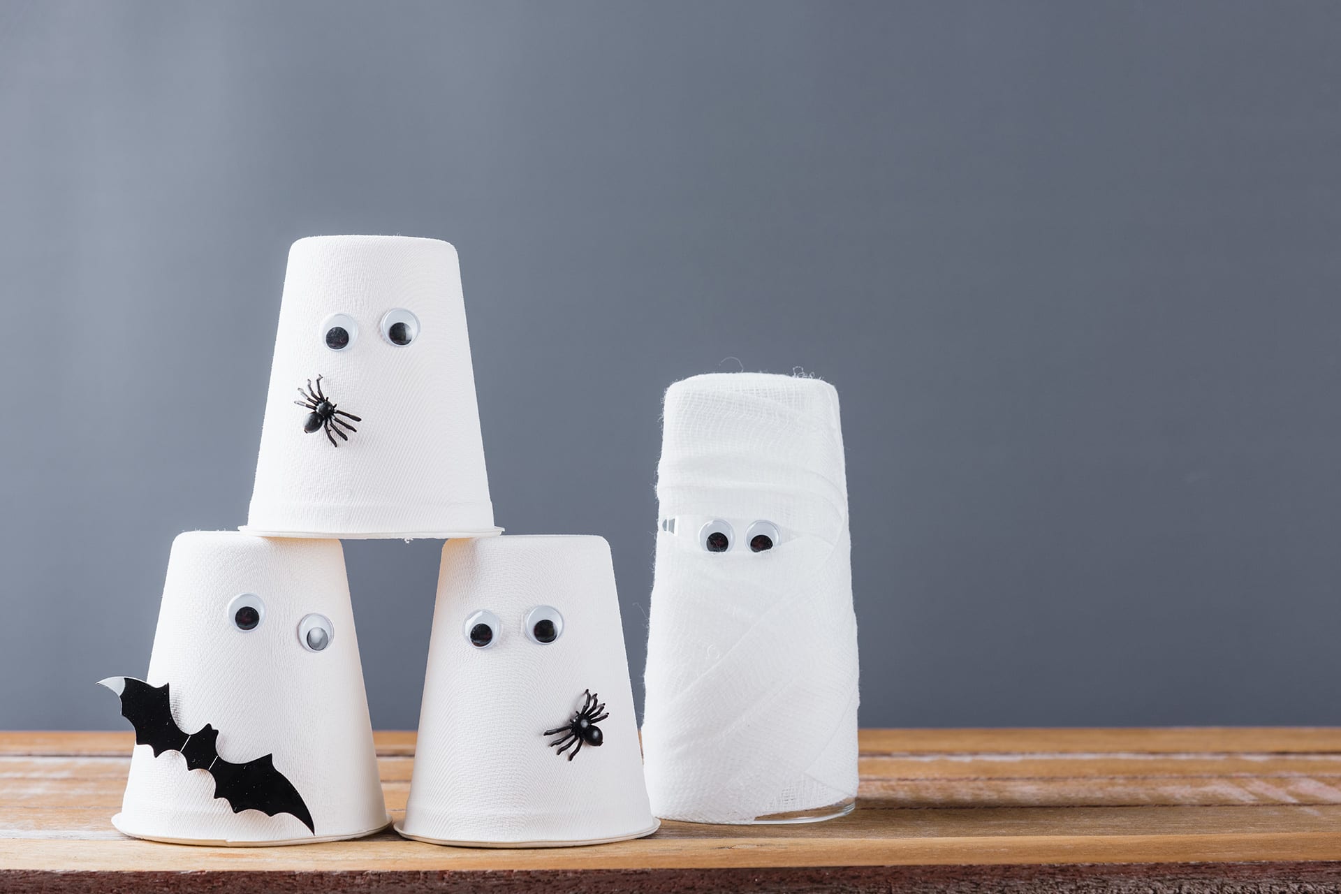 Halloween Basteln | Gespenster-Pappbecher