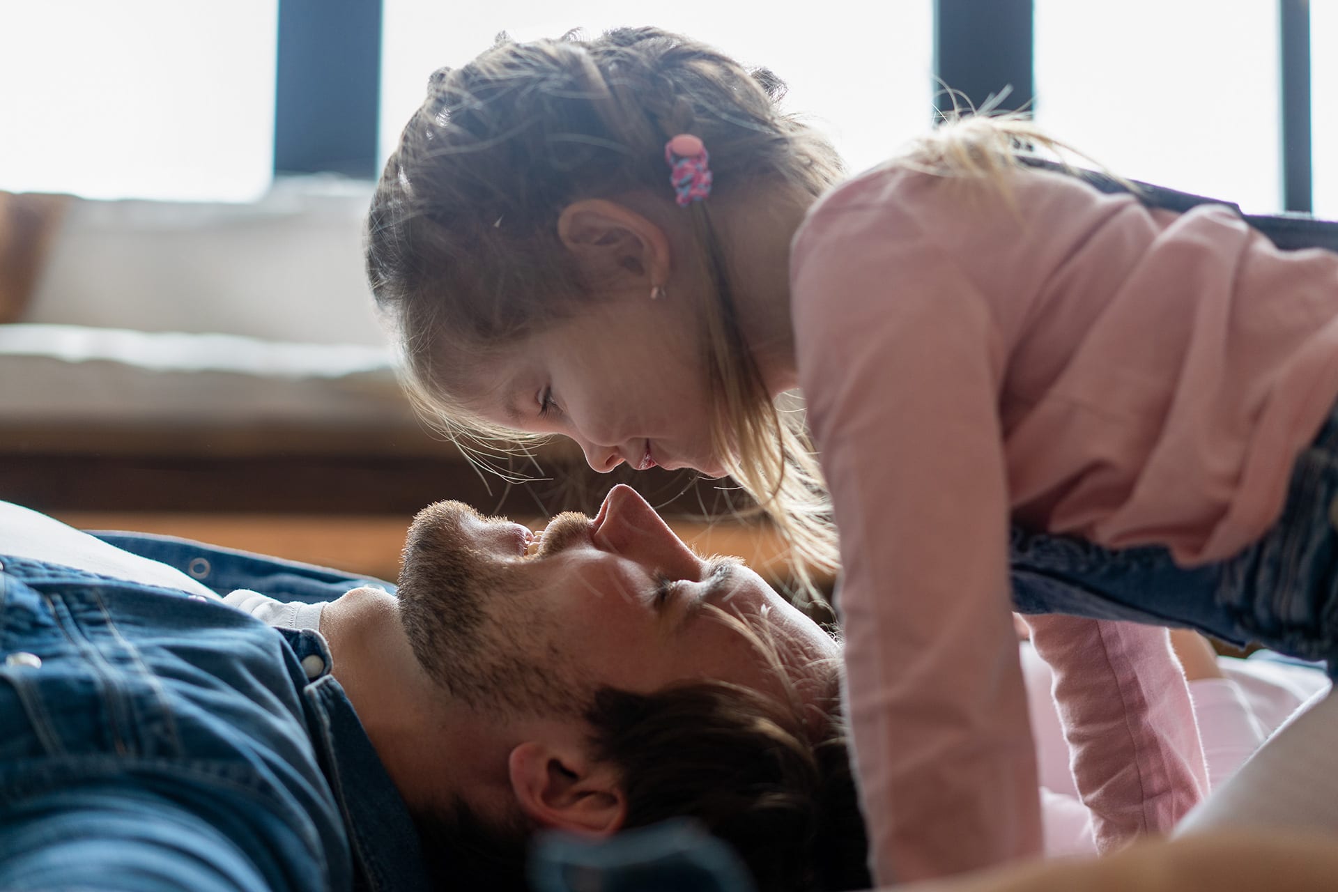 Kinder anlügen | Papa mit Tochter