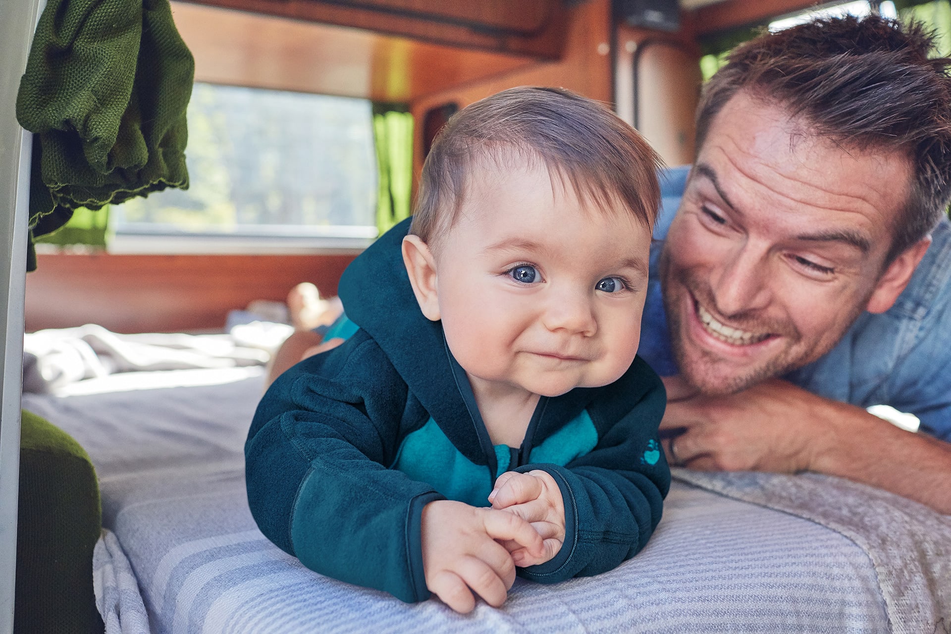 Baby zum Krabbeln animieren | Image