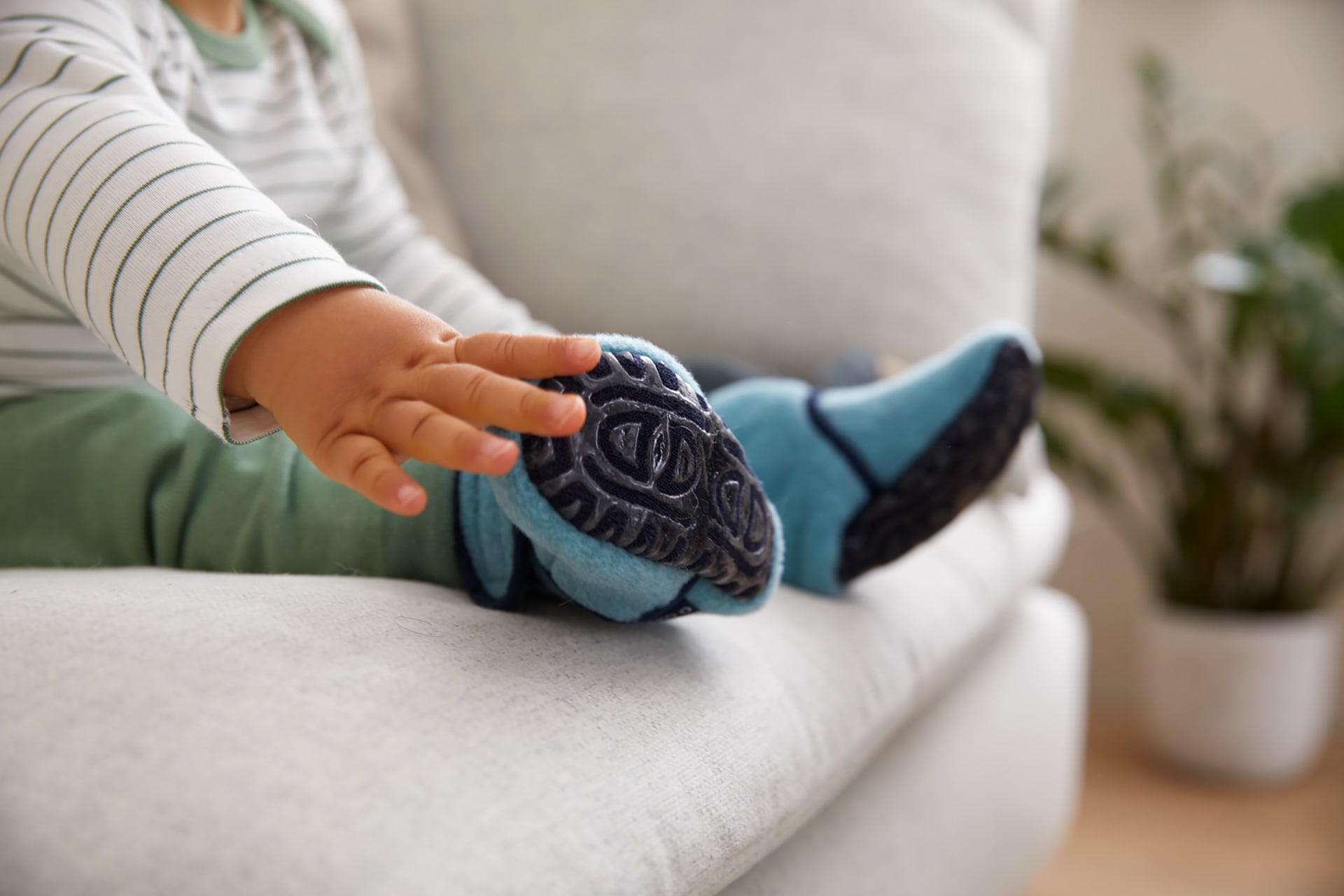 Schuhgröße für Kinder messen | blaue Schuhe
