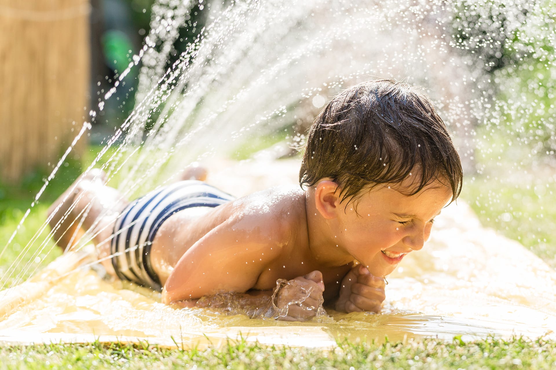 Wasserspiele mit Kindern | Header-Image