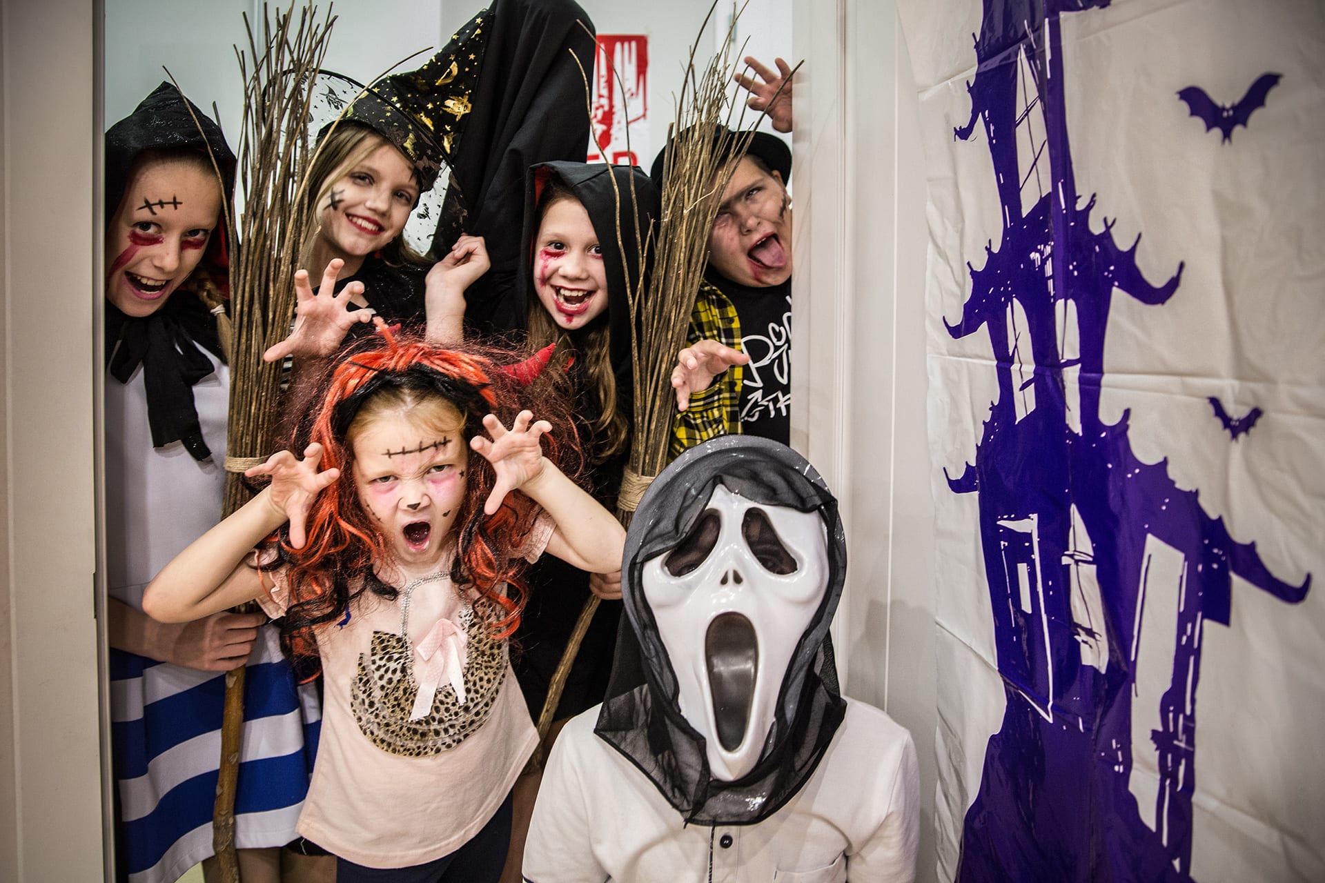 Halloween Party | Kinder in Halloween-Kostümen 