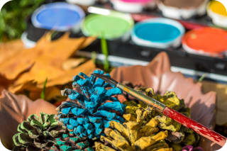 Herbstbasteln mit Kindern | Basteln mit Tannenzapfen