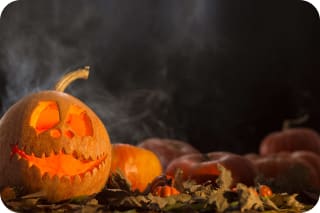 Herbstbasteln mit Kindern | Gruselige Kürbisse schnitzen 