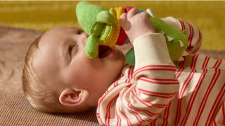 S | Spielen wirkt Wunder | 3 | Baby Eigenschaft 3 | Bild