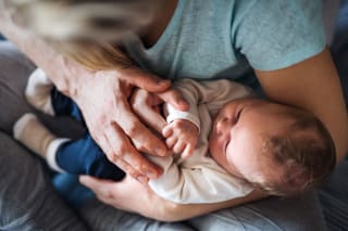 Baby im Frühling richtig anziehen | Bild 4