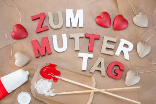 Muttertagsgeschenke basteln | zum Muttertag in Papierbuchstaben