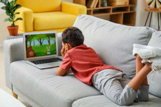 Kinder & Medien | Junge mit Laptop