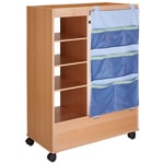 Rollenspiel-Garderobe in Buche