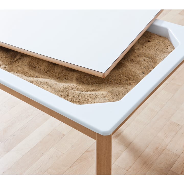 Tisch mit Wanneneinsatz und Deckel