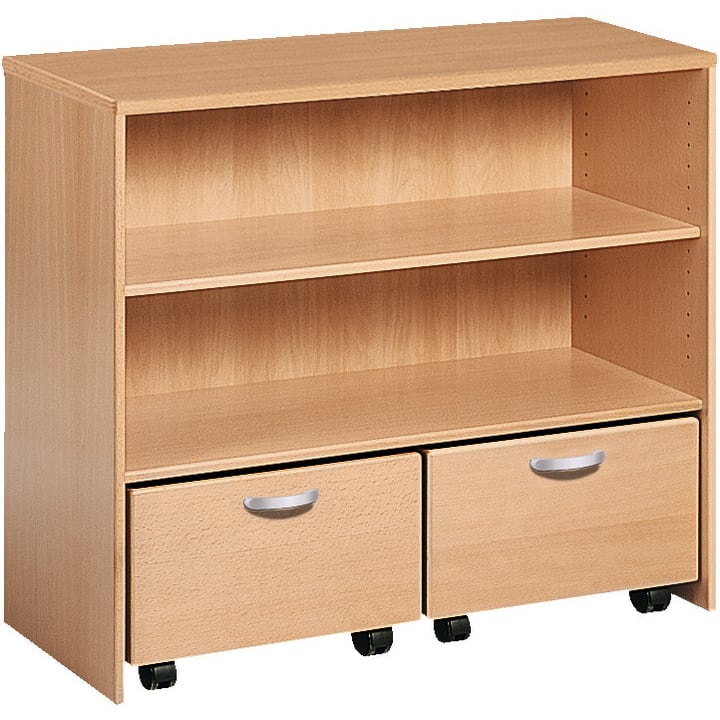 Ein helles holzfarbenes Regal mit zwei offenen Regalen und zwei unteren Schubladen auf Rollen. Die Schubladen haben silberne Griffe und das Regal hat ein einfaches, rechteckiges Design.