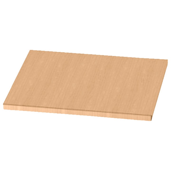 Eine rechteckige, flache, helle, holzfarbene Platte oder Tafel mit glatter Oberfläche, die schräg vor einem weißen Hintergrund steht.