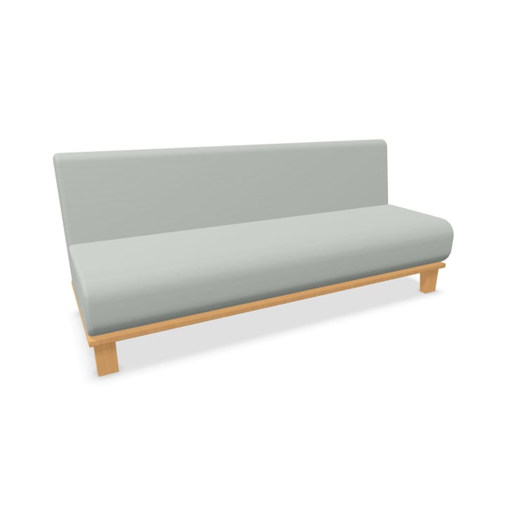 Ein modernes, minimalistisches Sofa mit hellgrau gepolsterter Sitzfläche und Rückenlehne sowie einem einfachen Holzrahmen und -beinen, dargestellt vor einem schlichten weißen Hintergrund.