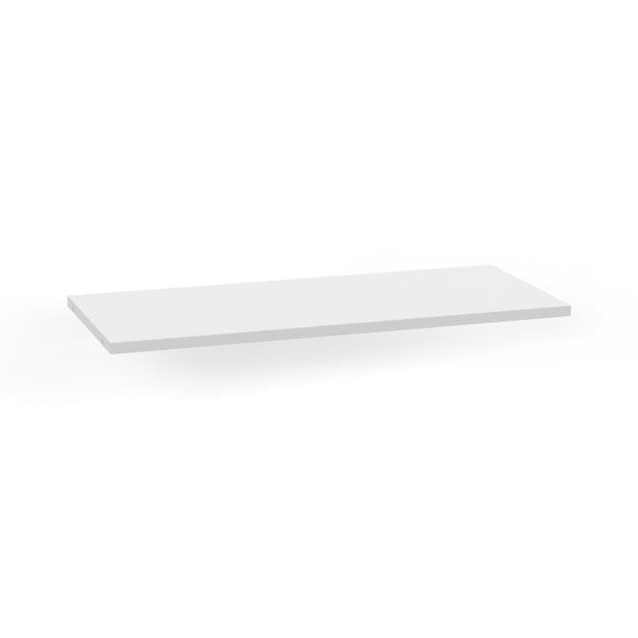 Ein schlichtes, rechteckiges, weißes, schwebendes Regal wird vor einem weißen Hintergrund gezeigt. Das Regal scheint aus einem soliden, glatten Material mit sauberen, geraden Kanten gefertigt zu sein.