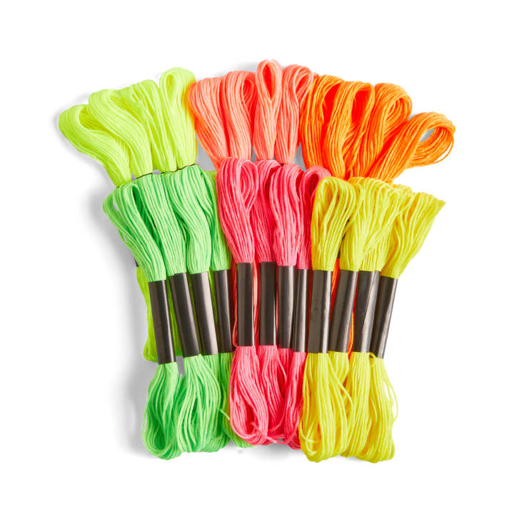 Neon-Stickgarn, 24 Garne in 8 Farben
