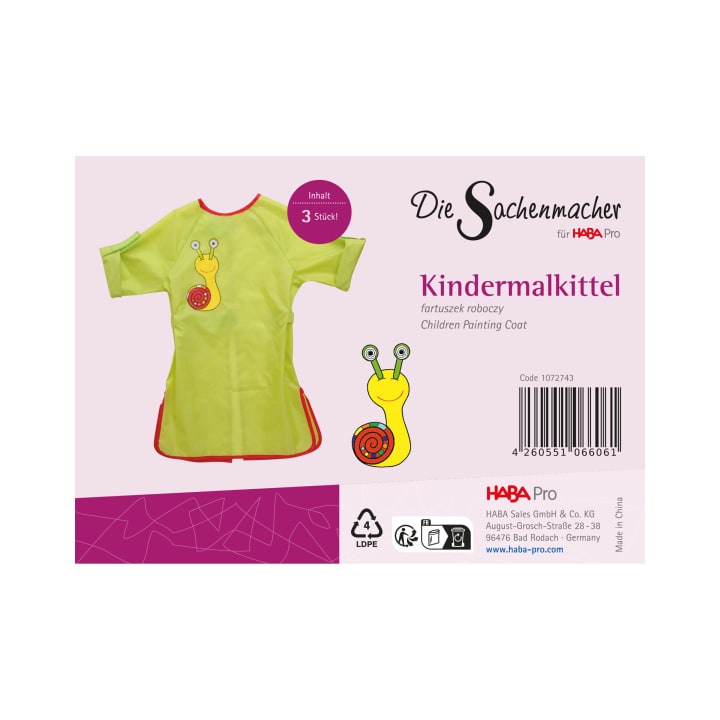 Eine Verpackung mit einem grünen Kindermalkittel mit roten Rändern und einem Schneckenmuster. Der Text umfasst Die Sachenmacher, Kindermalkittel und Produktdetails in deutscher Sprache. Der untere Teil ist lila.