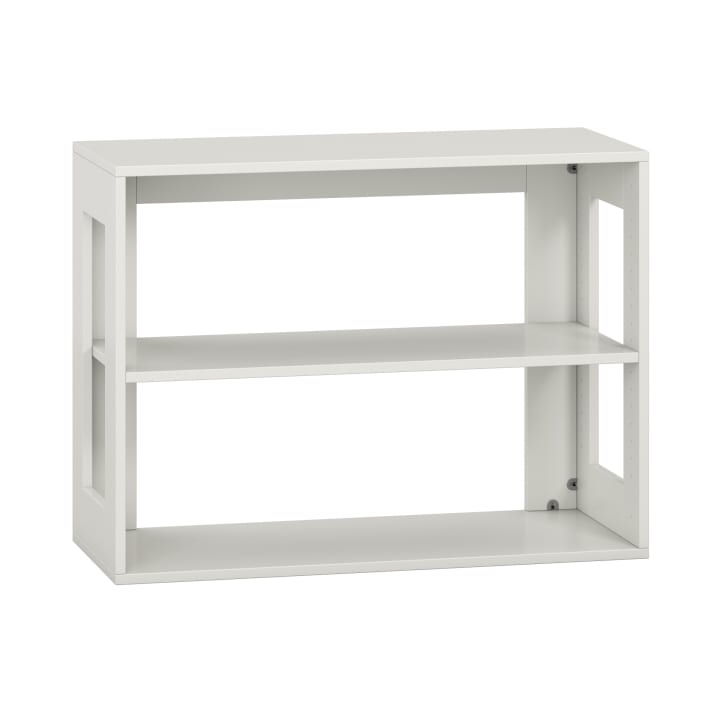 Ein weißes, rechteckiges Bücherregal mit zwei Regalböden und offenen Seiten und Rückwänden. Das Regal hat ein einfaches, modernes Design und ist leer.