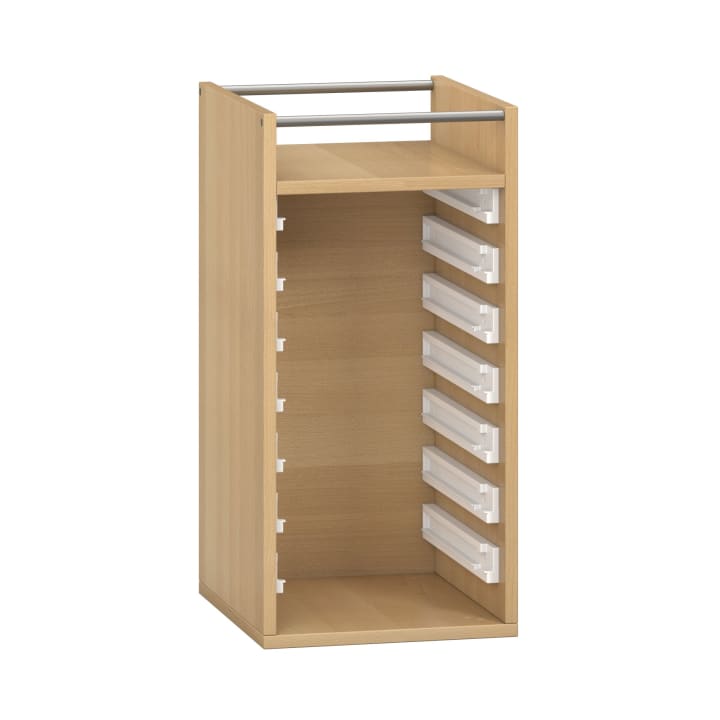 Ein Holzschrank mit offener Vorderseite, Metallschienen an der Oberseite und acht weißen Schlitzen an einer Innenseite, der für die vertikale Organisation oder Aufbewahrung von Gegenständen konzipiert ist.