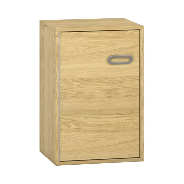 Kleiner, rechteckiger Holzschrank mit einer einzigen Tür und einem horizontalen, ovalen Metallgriff auf weißem Hintergrund.