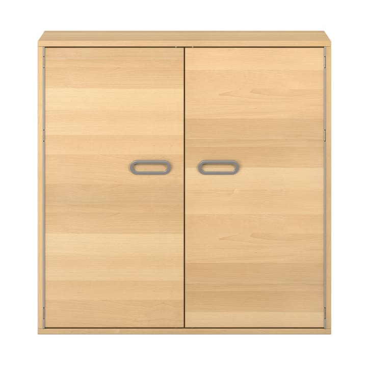 Ein heller Holzschrank mit zwei Türen, die jeweils einen rechteckigen Metallgriff in der Mitte aufweisen. Der Schrank hat ein einfaches, modernes Design mit einer glatten Oberfläche und sichtbaren Holzmaserungen.