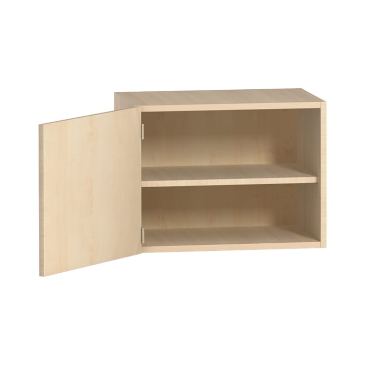 Ein heller Holzschrank mit einer offenen Tür, die zwei Einlegeböden offenbart. Der Schrank ist einfach im Design und vor einem weißen Hintergrund platziert.