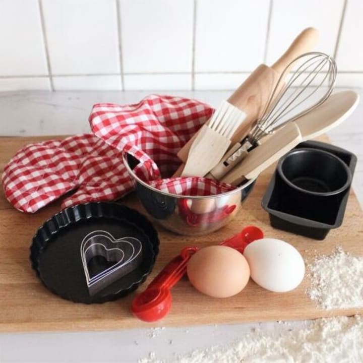 Kinder-Backset, 19-teilig, Backformen, Schneebesen & Co., ab 3 Jahren