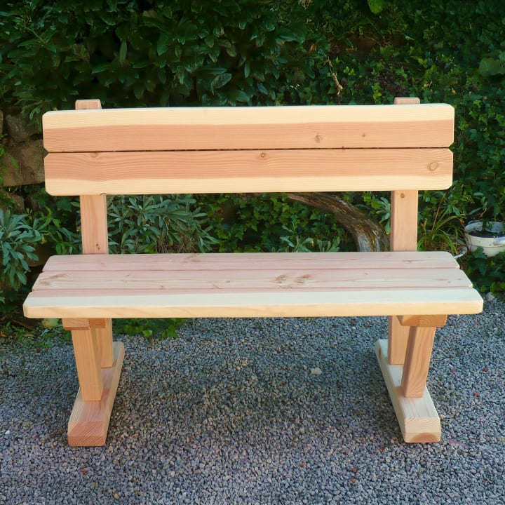 Erwachsenen-Bank mit Lehne, Sitzhöhe ca. 43 cm, Sitztiefe ca. 42 cm
