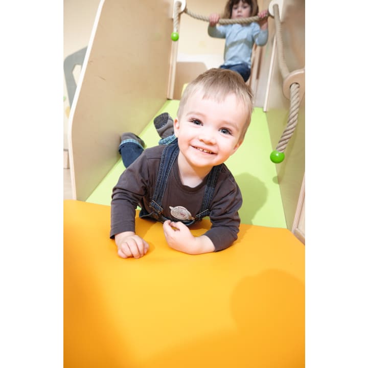Spielhaus grow.upp Fuchsbau, links