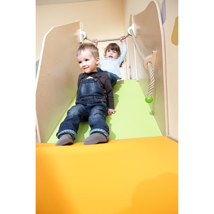 Spielhaus grow.upp Fuchsbau, links