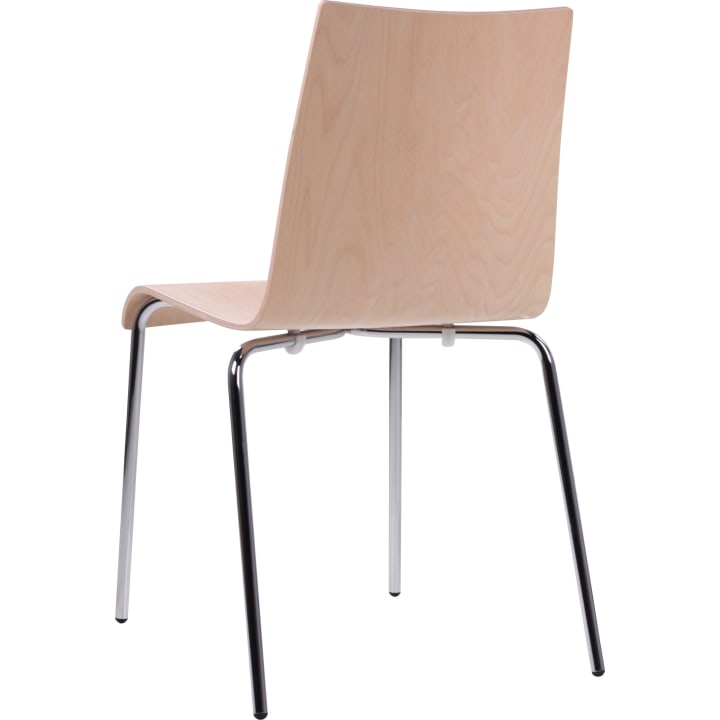 Stuhl aus hellem Holz mit geschwungener Rückenlehne und Sitzfläche, gestützt von vier Metallbeinen. Der Stuhl ist von hinten in einem leichten Winkel dargestellt.