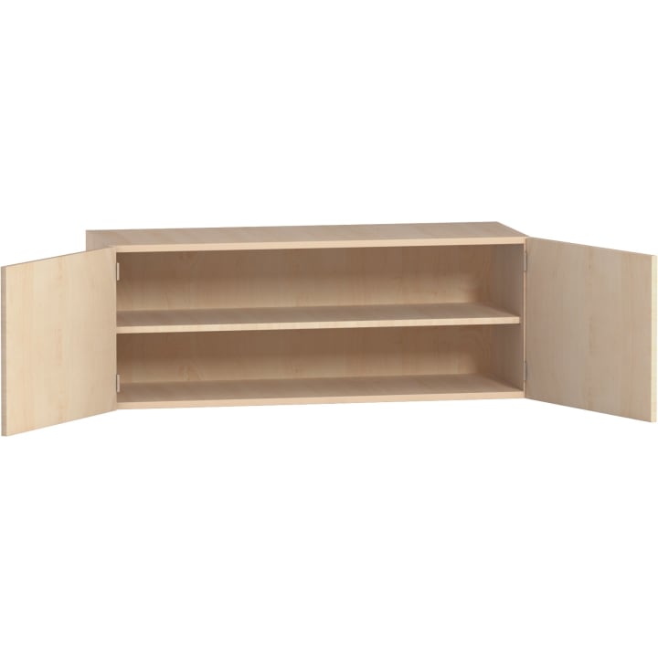 Ein heller Holzschrank mit zwei offenen Türen, die einen leeren Innenraum mit einem einzigen horizontalen Regalboden offenbaren, der den Raum in zwei Fächer unterteilt.