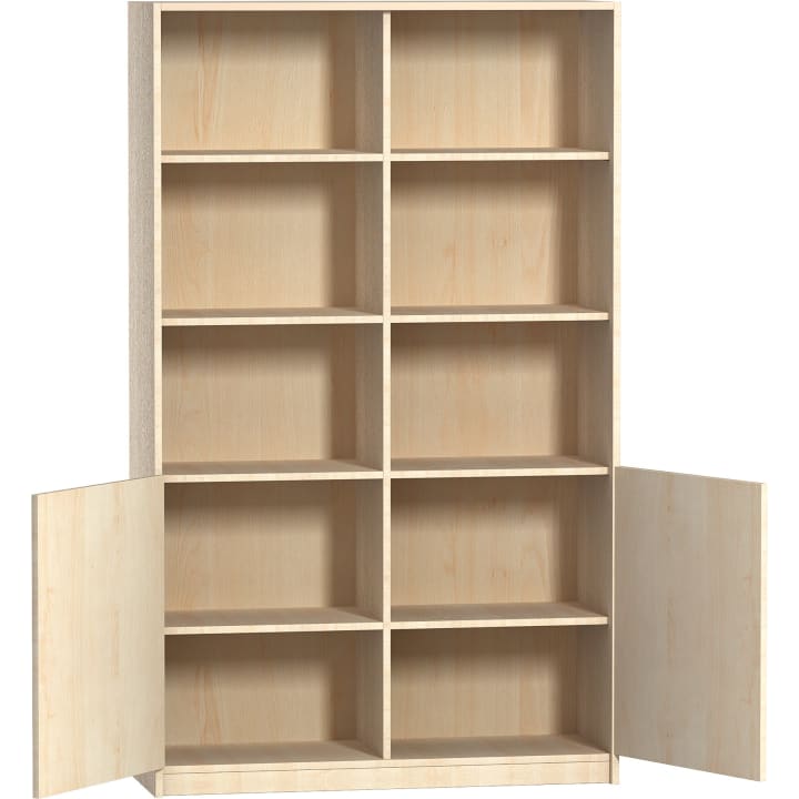 Ein hohes Bücherregal aus hellem Holz mit acht offenen Fächern, die in zwei Spalten und vier Reihen angeordnet sind. Der untere Teil des Regals hat zwei Türen, die geöffnet sind und zwei der dahinter liegenden Regale freigeben.