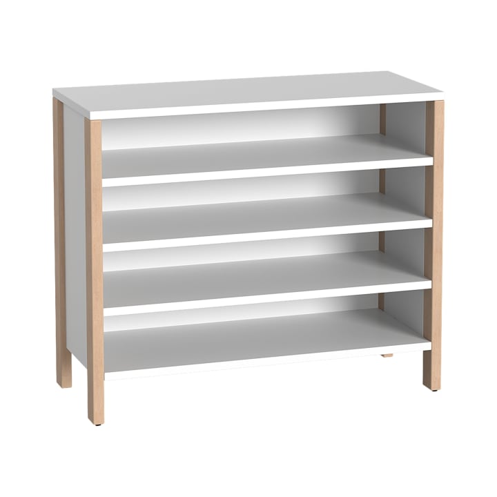 Ein weißes, rechteckiges Regal mit vier gleichmäßig verteilten Regalböden und Beinen und Seitenstützen aus hellem Holz. Das Design ist minimalistisch und modern, und die Regale sind leer.
