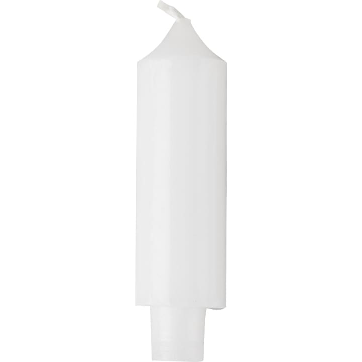 Eine einzelne, nicht angezündete, aufrecht stehende weiße Kerze mit einer spitzen Spitze und einem sichtbaren Docht an der Spitze. Die Kerze hat eine glatte Oberfläche und eine zylindrische Form.