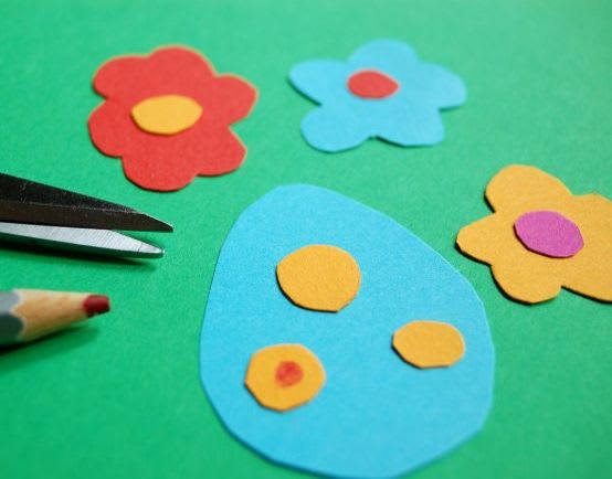 Osterkarten basteln mit Kindern: Tonkarton-Ideen Osterkarten basteln mit Kindern: Tonkarton-Ideen
