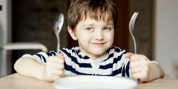 Junge_Tischmanieren_123_750.jpg